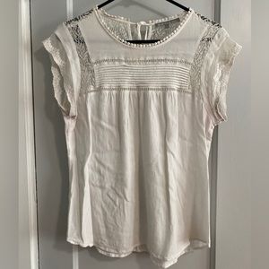 White Daniel Rainn top